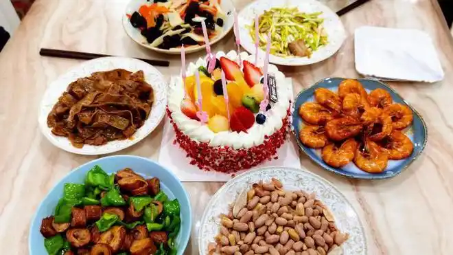 婆婆生日儿媳做的饭菜走红朋友圈网友不剩菜不浪费超赞