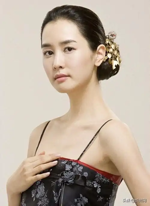 韩国知名女星李多海个人资料,满满胶原蛋白羡煞旁人,整容后让人直呼