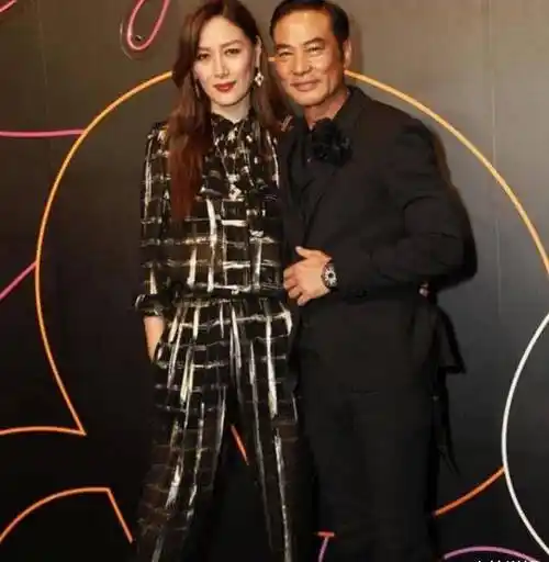 任达华娇妻照,气质脱俗身材曼丽,网友:难怪对陈慧琳无感_华哥_琦琦