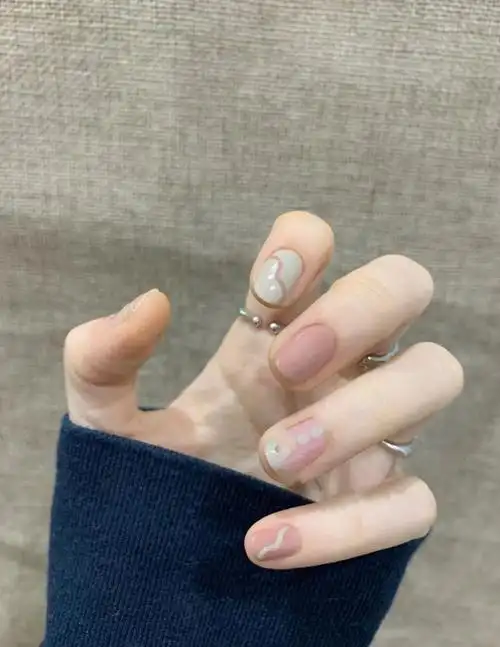 美甲分享适合手黑的妹子高颜值美甲百搭好看又显白