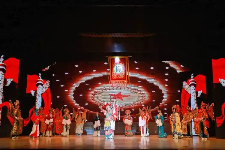 大型舞台剧《梅兰芳》在深圳上演,重现先生传奇一生_演出_观众_表演