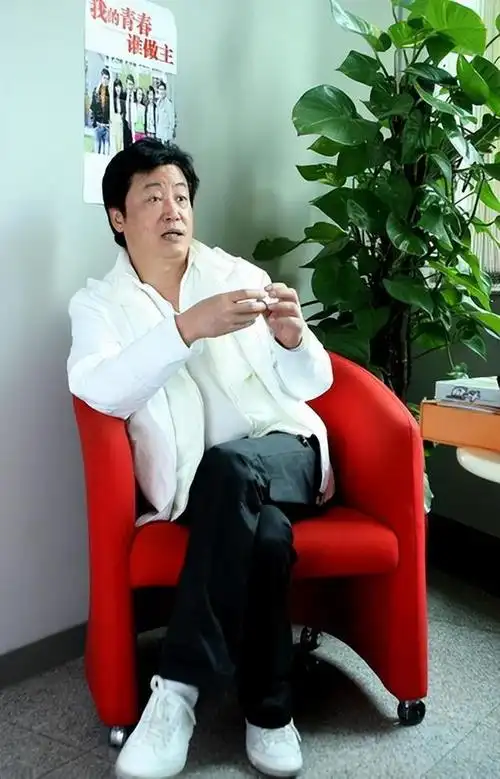 2010年8月,著名导演赵宝刚以自己25年婚姻生活为素材,拍摄了电视剧