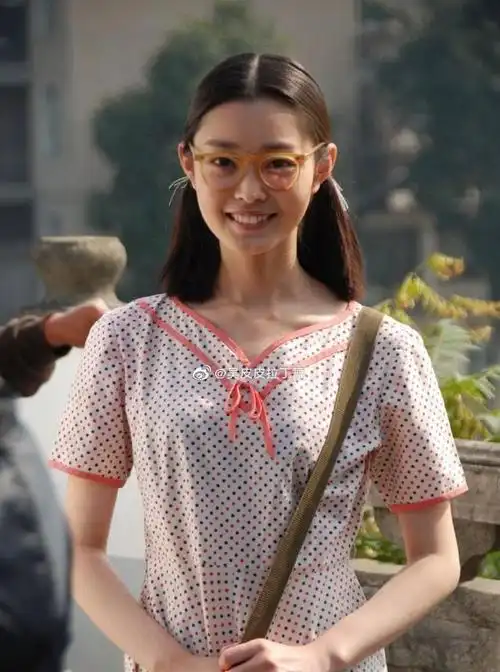 网曝女星宋轶在酒店隔离全程不配合本人亲自辟谣爆料者再回呛