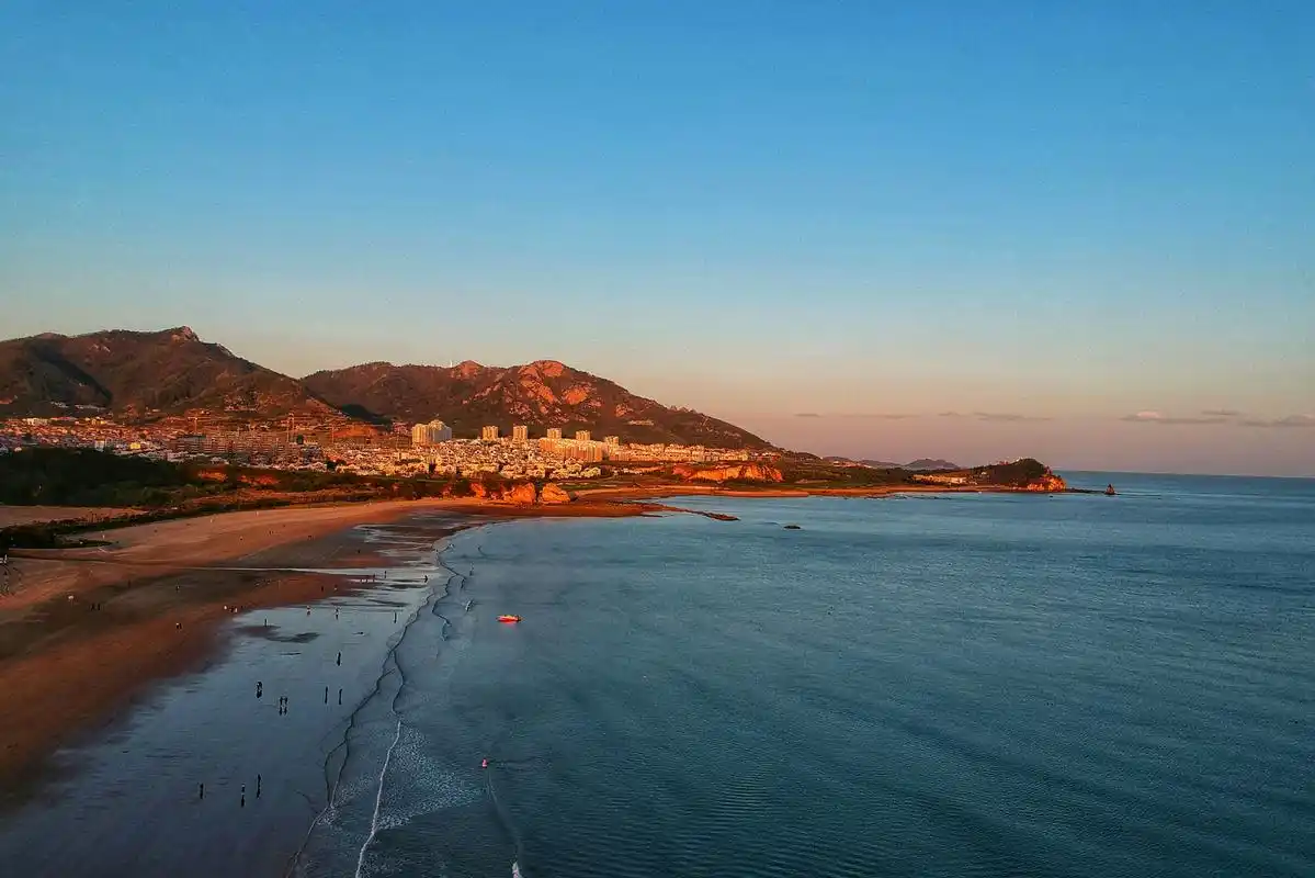 青岛哪个海水浴场好,最受当地人欢迎的海水浴场