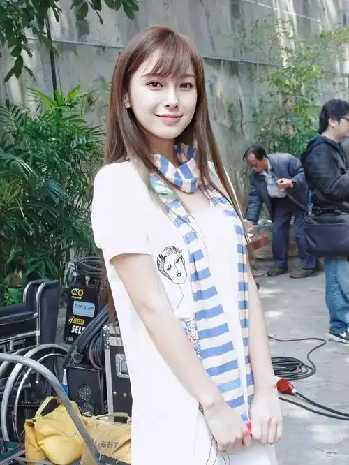 谁说angelababy整容了?看到以前混血的样子真是美到惊呆了