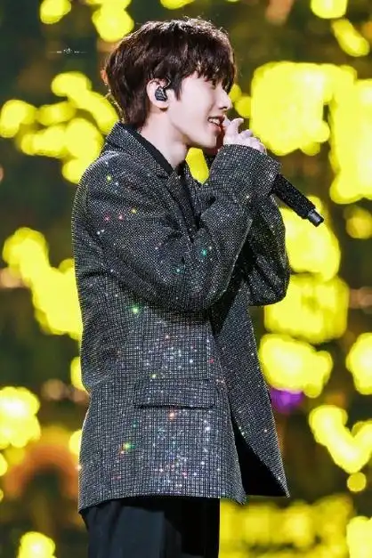 蔡徐坤笑容合集