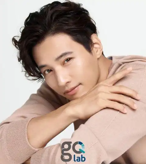 终于又见到元斌最新代言写真公开还是那么年轻那么帅啊