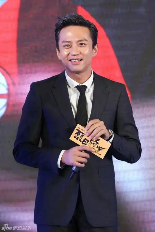 邓超拍同性恋亲密戏压力大 曾向好友咨询