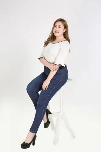 加肥加大码女装牛仔裤女胖mm300斤高腰弹力大码女装牛仔裤小脚裤