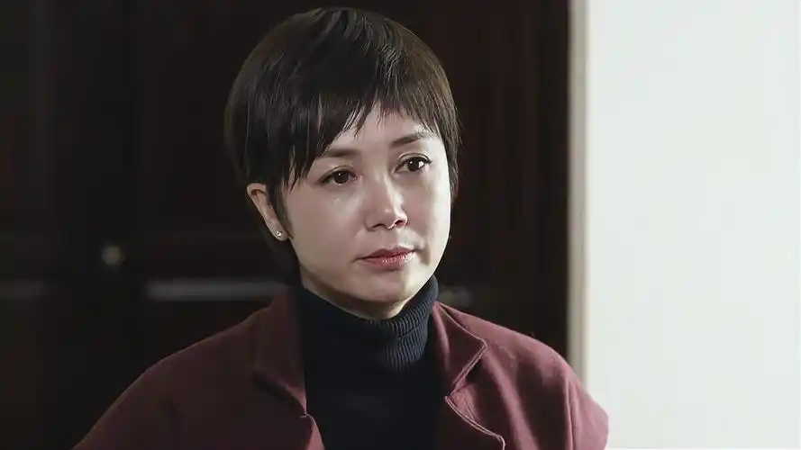 守婚如玉:丈夫不忠被抓现行,妻子翻脸不认人,当场拟草要离婚