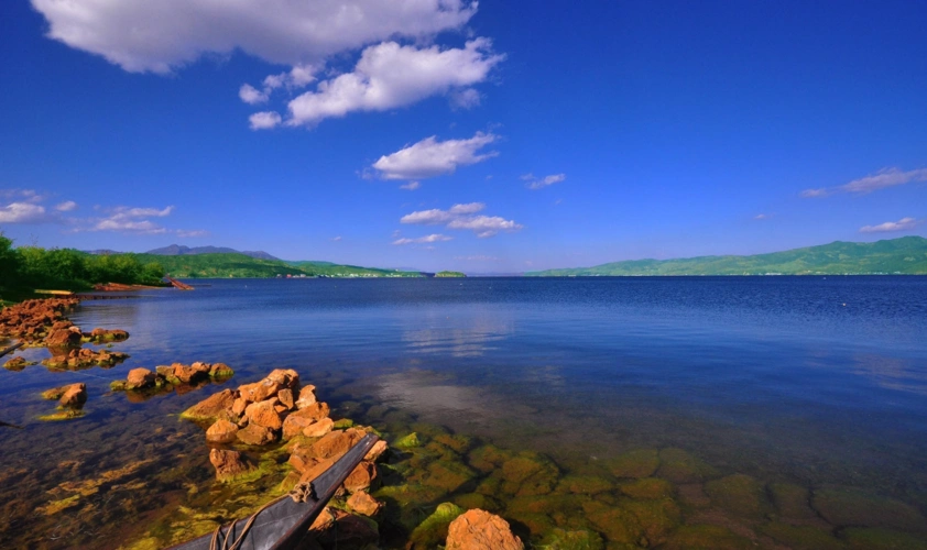 这是中国储水量最大的淡水湖,湖水清澈见底,没人敢污染