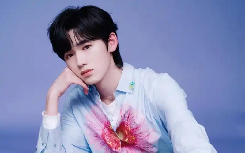 【宋亚轩】轩轩给大家送祝福啦以及新年9宫格