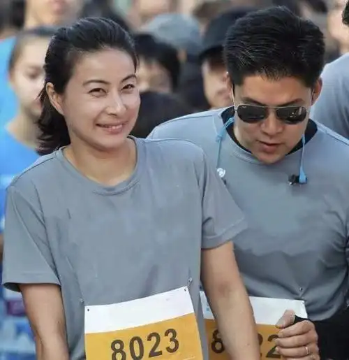 郭晶晶,1981年10月15日出生于河北保定,前中国跳水队运动员,世界冠军