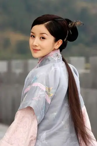 p>孙菲菲,1981年2月21日出生于陕西省西安市,中国内地女演员,毕业于