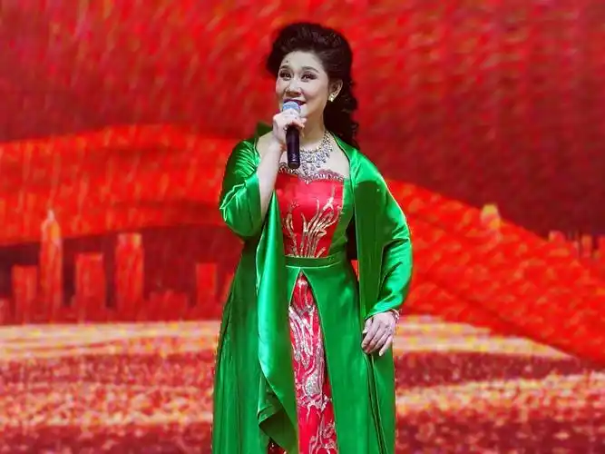 中国戏剧"梅花奖"二度梅获得者刘丹丽演唱《美丽中国》