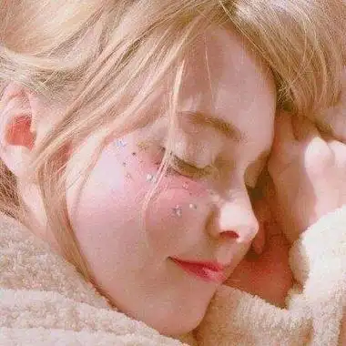 欧美风甜美女孩子头像可爱超萌女孩子图片大全