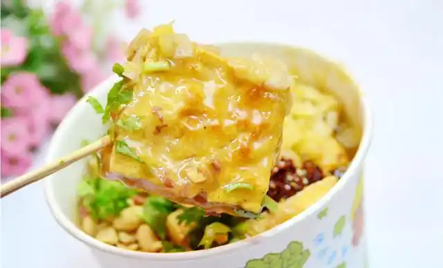 9元!价值7元的椒盐香豆腐1份,10块.