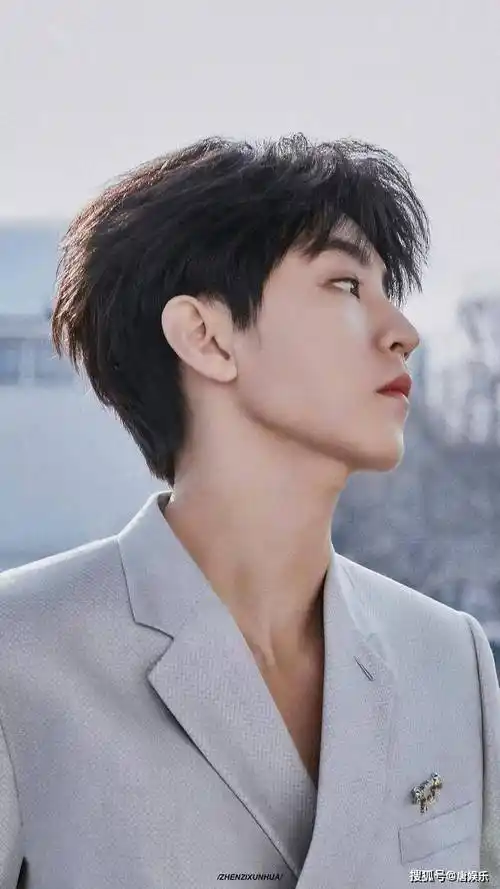 王俊凯elle采访:微博更像发朋友圈,保持分享的欲望