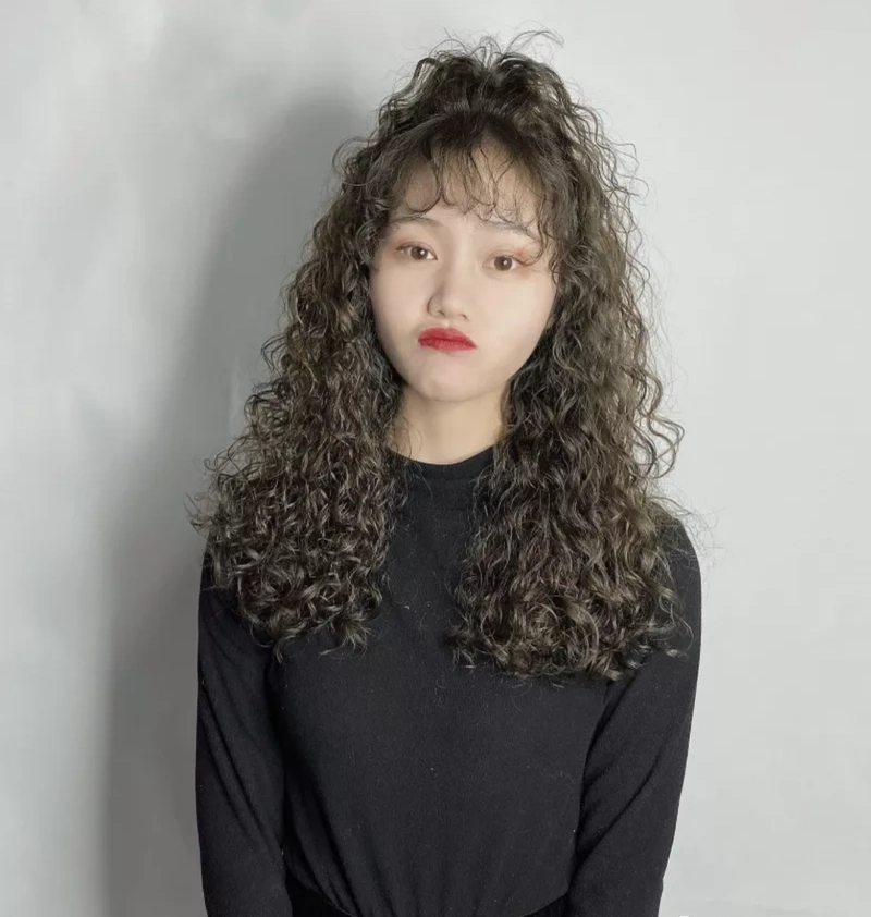 2020秋冬流行全头烫发型20款,蓬松保暖又洋气,你烫同款了吗