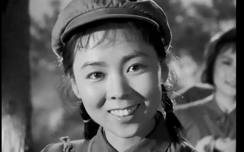 老戚电影    银幕经典《英雄儿女》片段