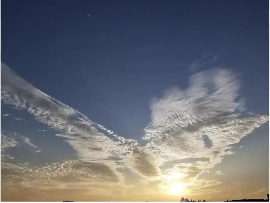 云霞##这照片绝了 #云的心事只有风知道 #云霞 @dou  - 抖音