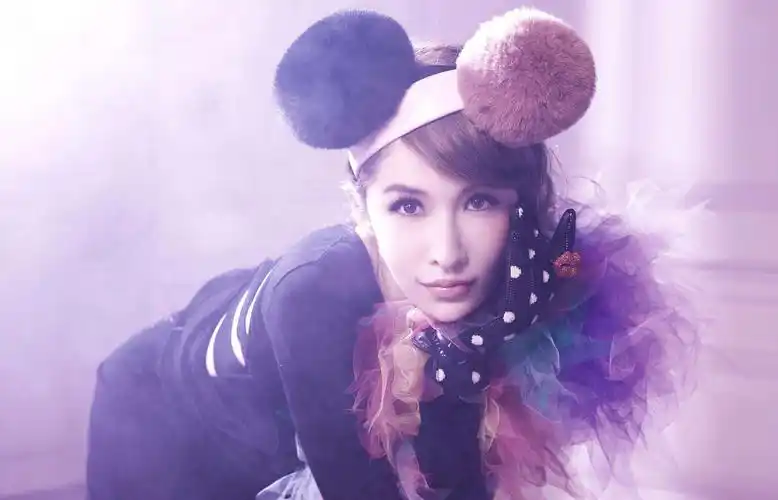 萧亚轩曾向95后小男友提分手10次小男友却想跟她生5个孩子