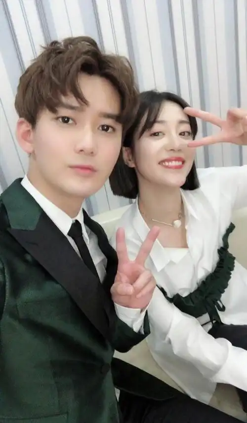 熊梓淇向女朋友表白(熊梓淇的荧幕初吻给了她)