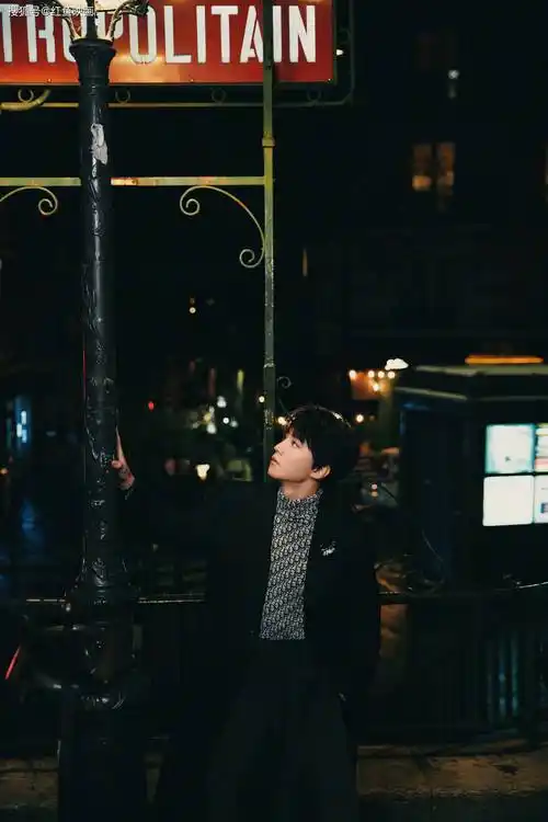 王俊凯 巴黎男装写真