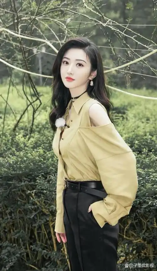 景甜休闲生活照真是太漂亮了至今单身你会娶她吗