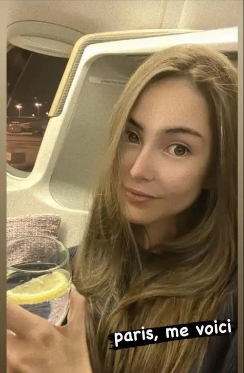 昆凌凌晨发绝美素颜照:巴黎我来了!未看见周杰伦身影