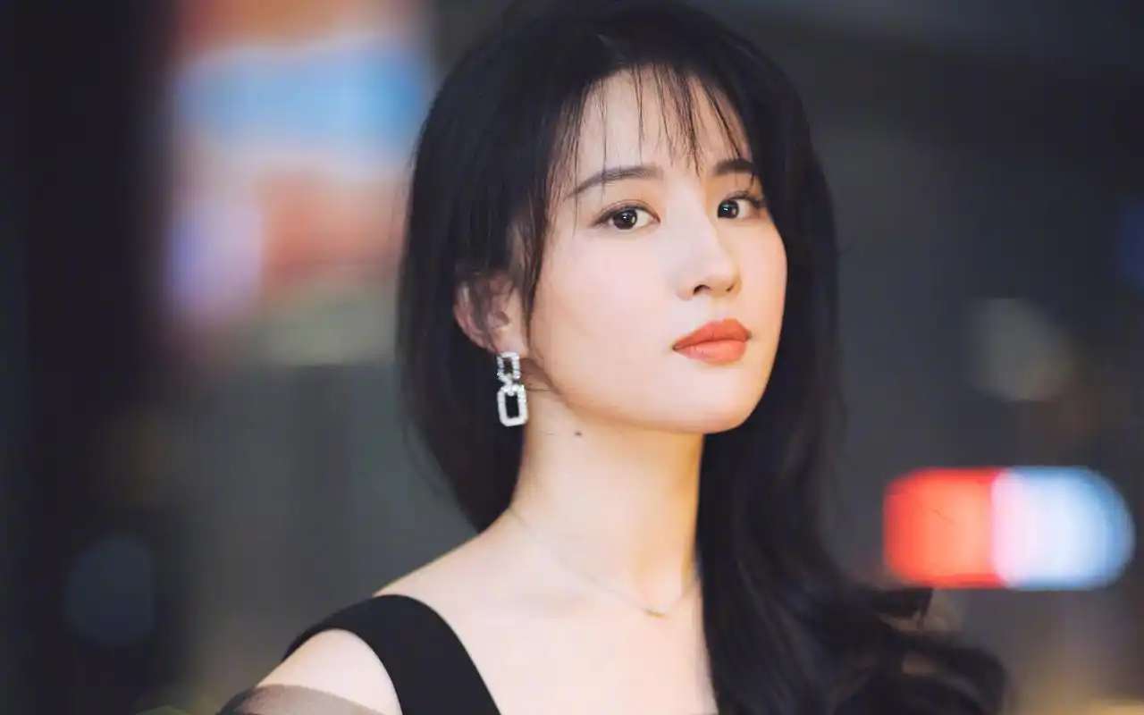 刘亦菲妩媚性感高清桌面壁纸高清大图预览1920x1200_大陆明星下载_美