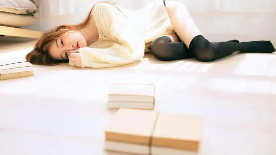 极品美女高清桌面电脑壁纸