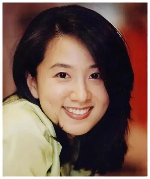 90年代韩国女星金喜善让人眼前一亮