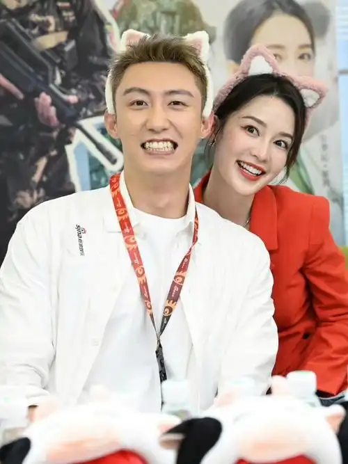 黄景瑜李沁合体