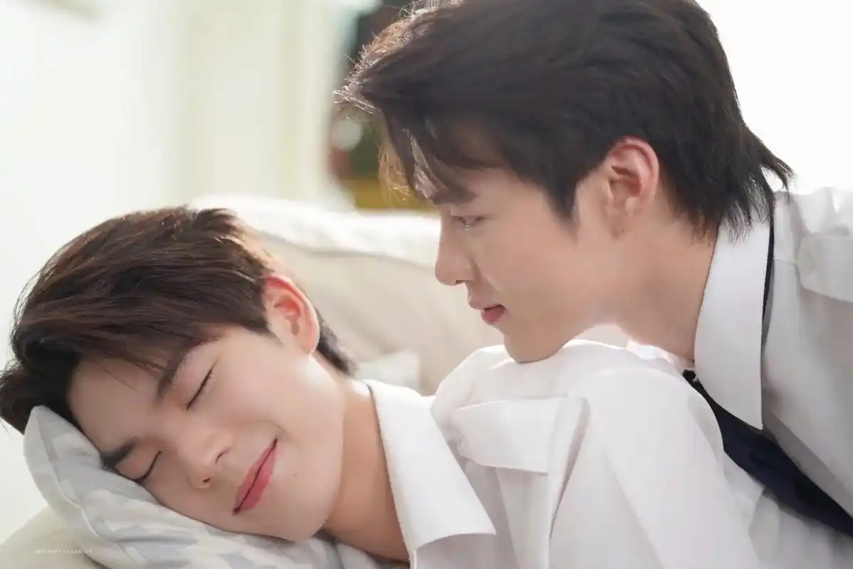 才第四章nhai这个憨憨就因为"失恋"喝醉去啃居心不良的大灰 - 抖音