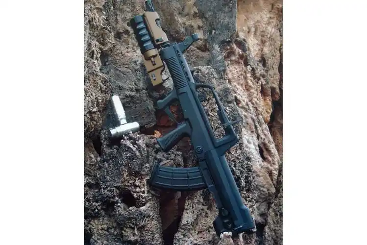 lg1-i枪挂式榴弹发射器