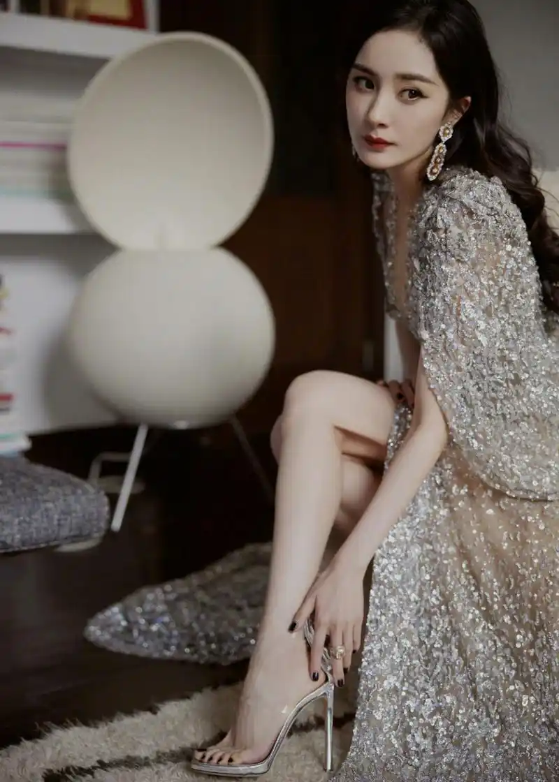 杨幂全身照合集精选