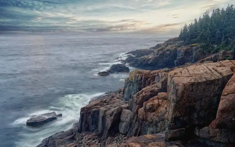 陡峭山峰自然风景图片桌面壁纸