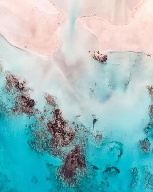 蓝色液态沙滩-欧莱凯设计网