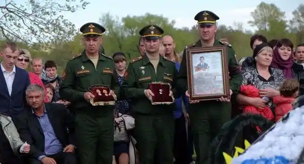 普罗霍连科为了胜利向我开炮普京内心破防不惜代价接回遗体