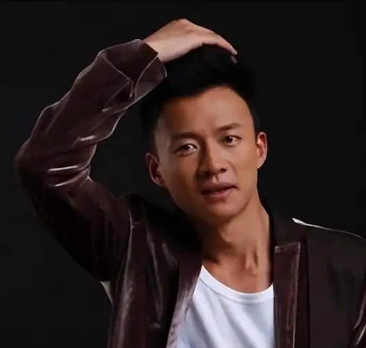 唐曾:跑了十几年龙套,37岁和赵丽颖搭档一夜爆红,凭演技火出圈