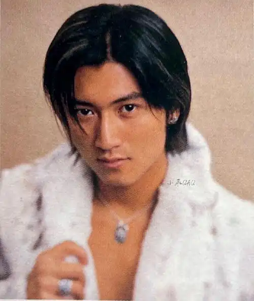 谢霆锋超话93#谢霆锋#分享一期2000年秋的mens uno93很特别的