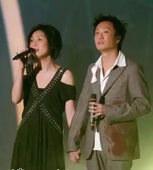 陈奕迅和杨千嬅,回去不了_腾讯新闻