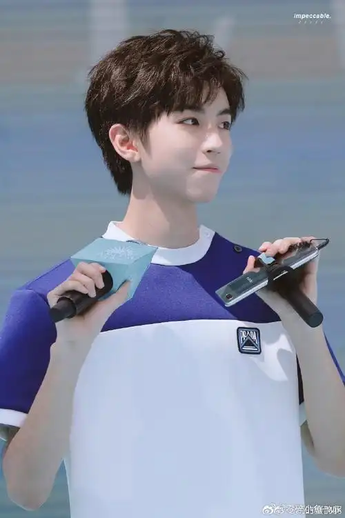 王俊凯超话蓝海猖狂,护凯为王!我相信接下来的路会一直走下去!