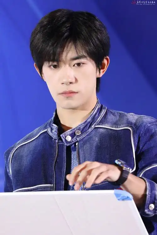 清扬品牌代言人易烊千玺