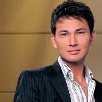 林文龙帅气魅力qq头像