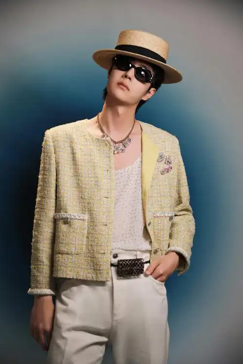 智族gq moty年度人物盛典##王一博南法度假风造型