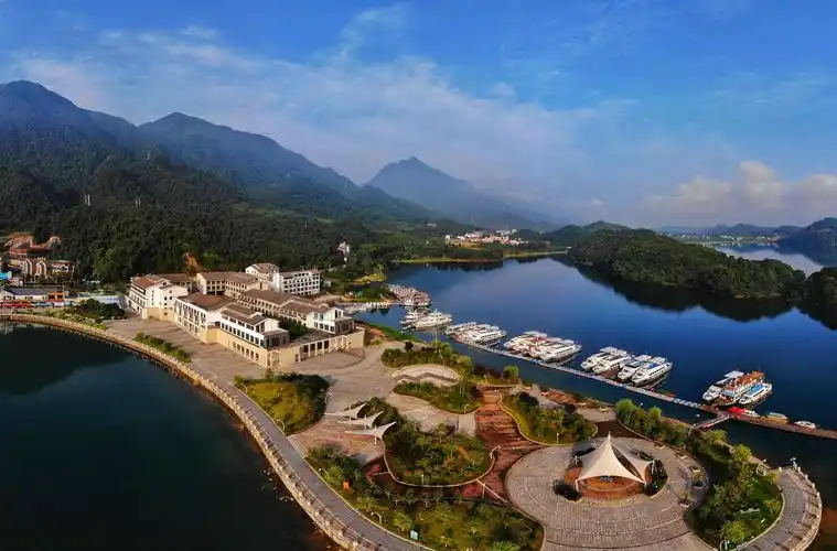 九江《美丽的庐山西海湖》