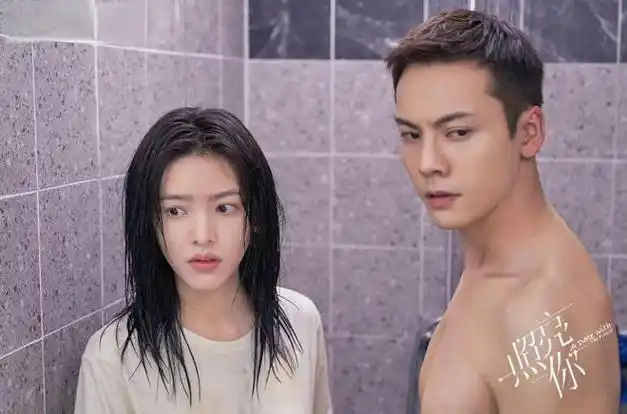 还未合作就"打"起来了,赵露思和陈伟霆这个"瓜"真离谱!