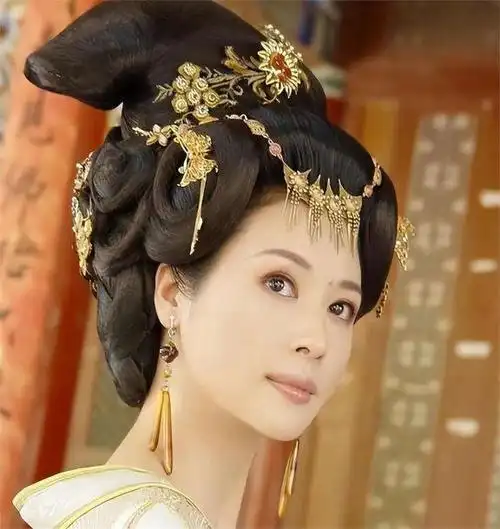 当年在《西游记》就觉得她漂亮,没想到在《承欢记》里更漂亮